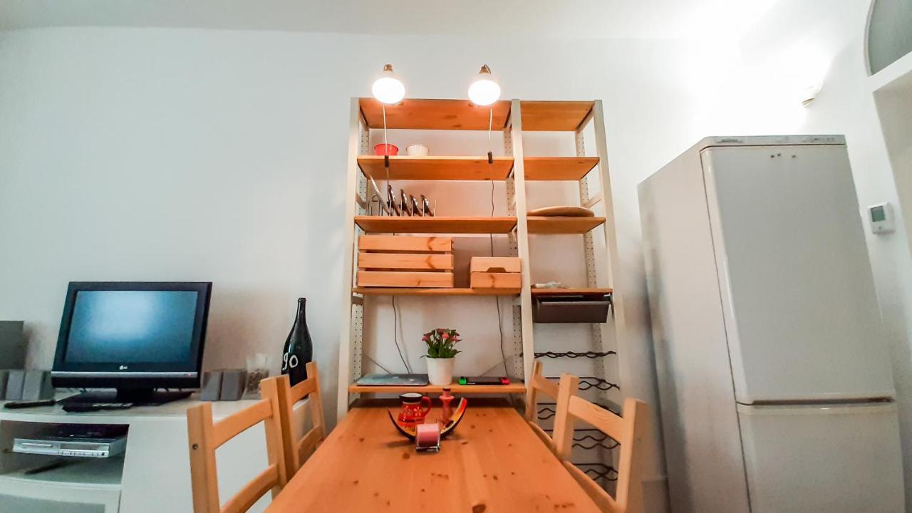 Altido Lovely 1-Br Flat With Easy Access To Centre Milán Exterior foto